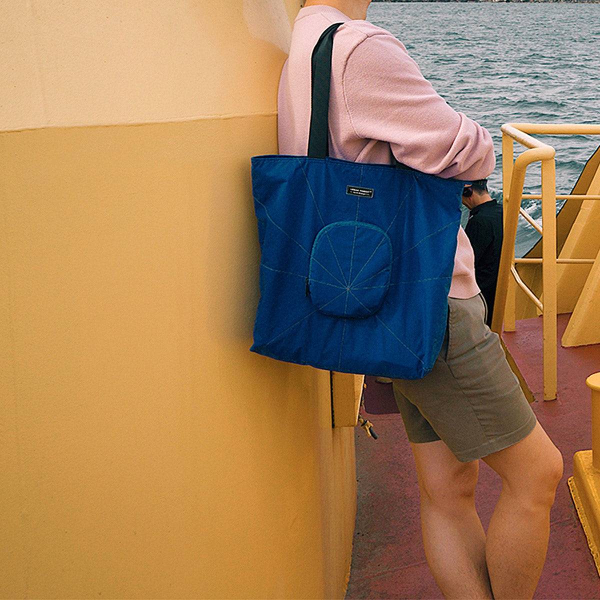 TREE RPET Foldable Tote - Navy lifestyle shot