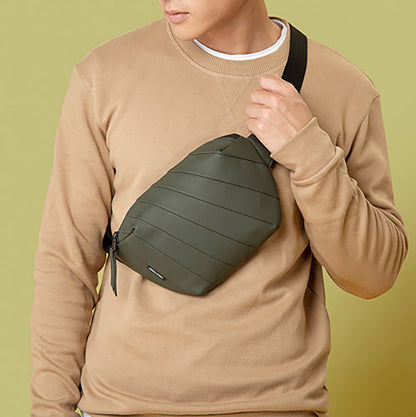 LIGHT Chest Bag - Pine Green