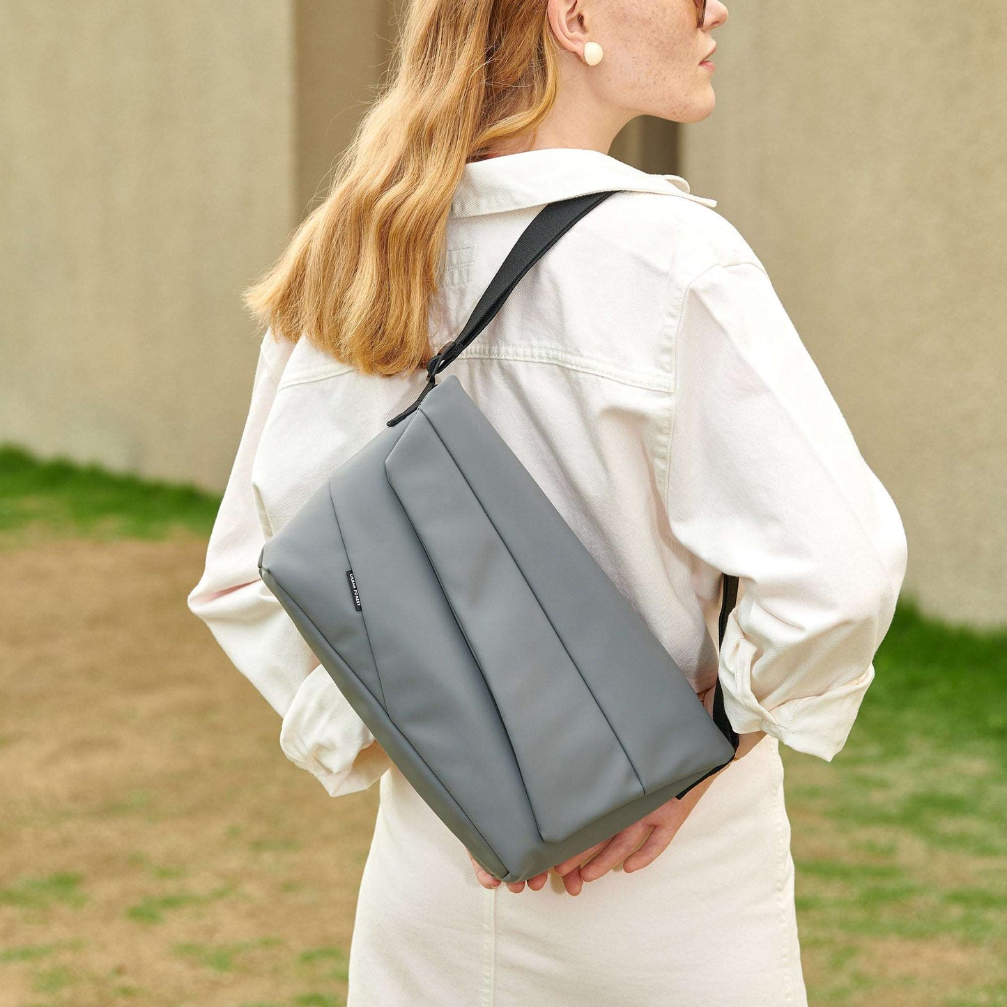 Urban Forest LIGHT series Messenger Bag - Cement Grey, seamlessly switching between casual and business. 