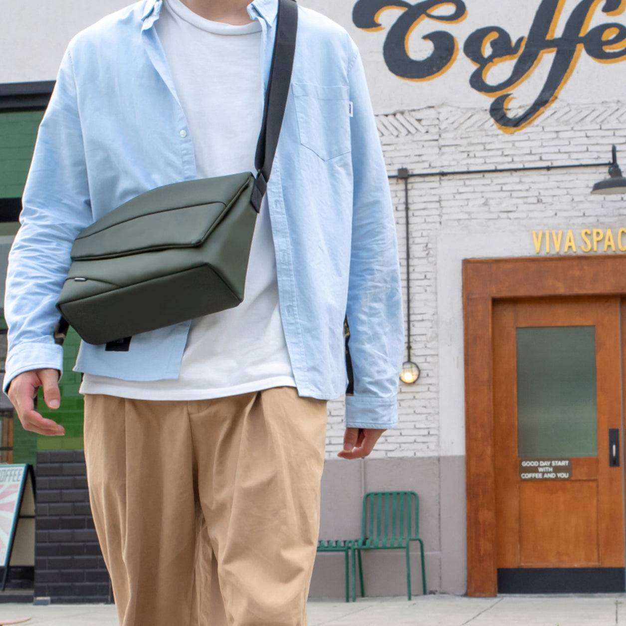 Urban Forest LIGHT series Messenger Bag - Pine Green, ideal for your hectic workday or university classes. 