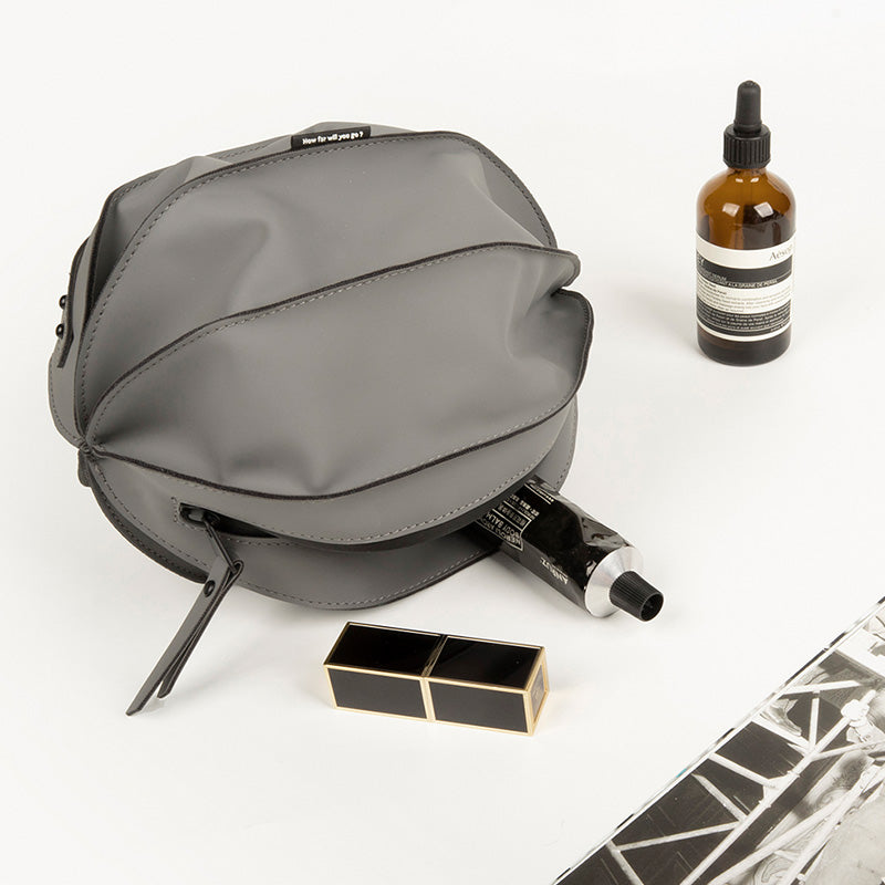 Urban Forest CACTUS series Toiletry bags XL grey in use